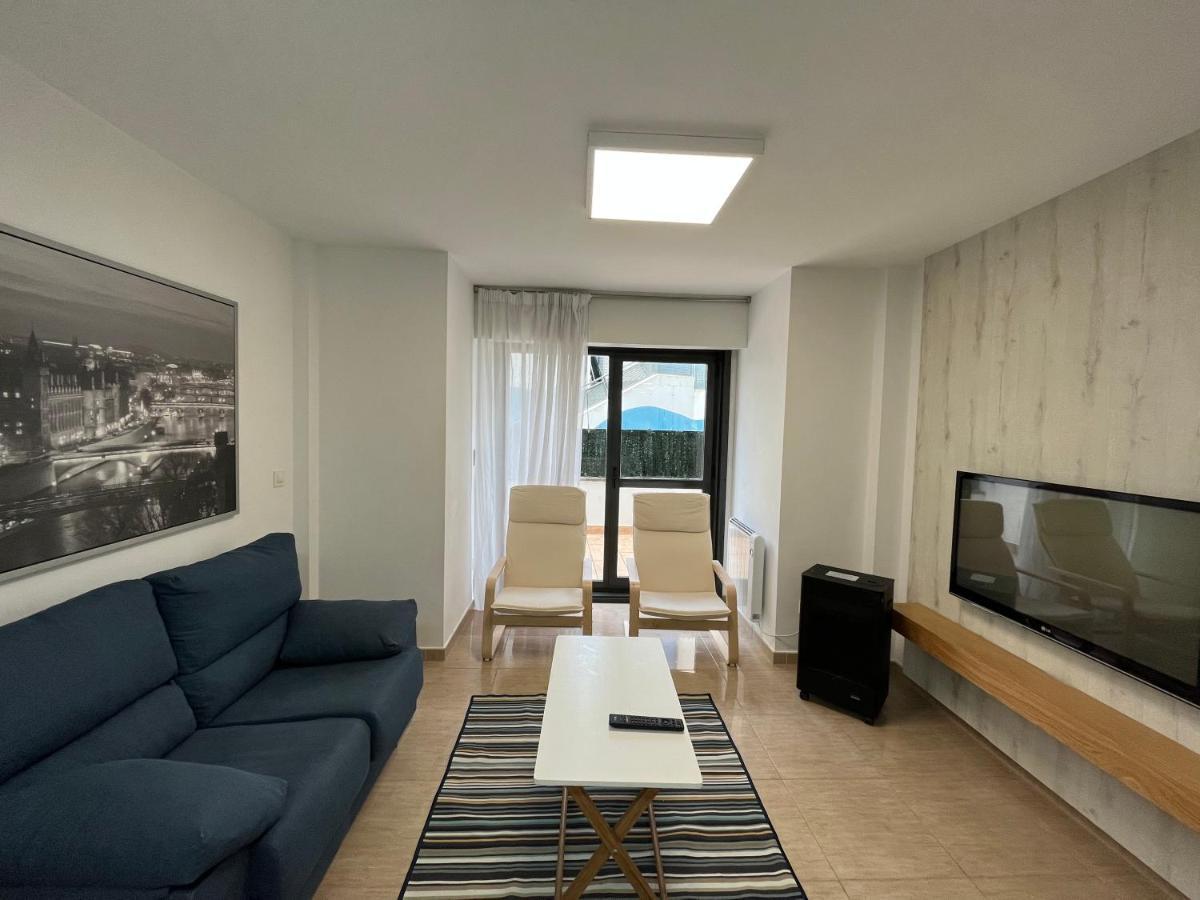 Apartamento Con Terraza,2 Min De La Playa, Ares Bagian luar foto